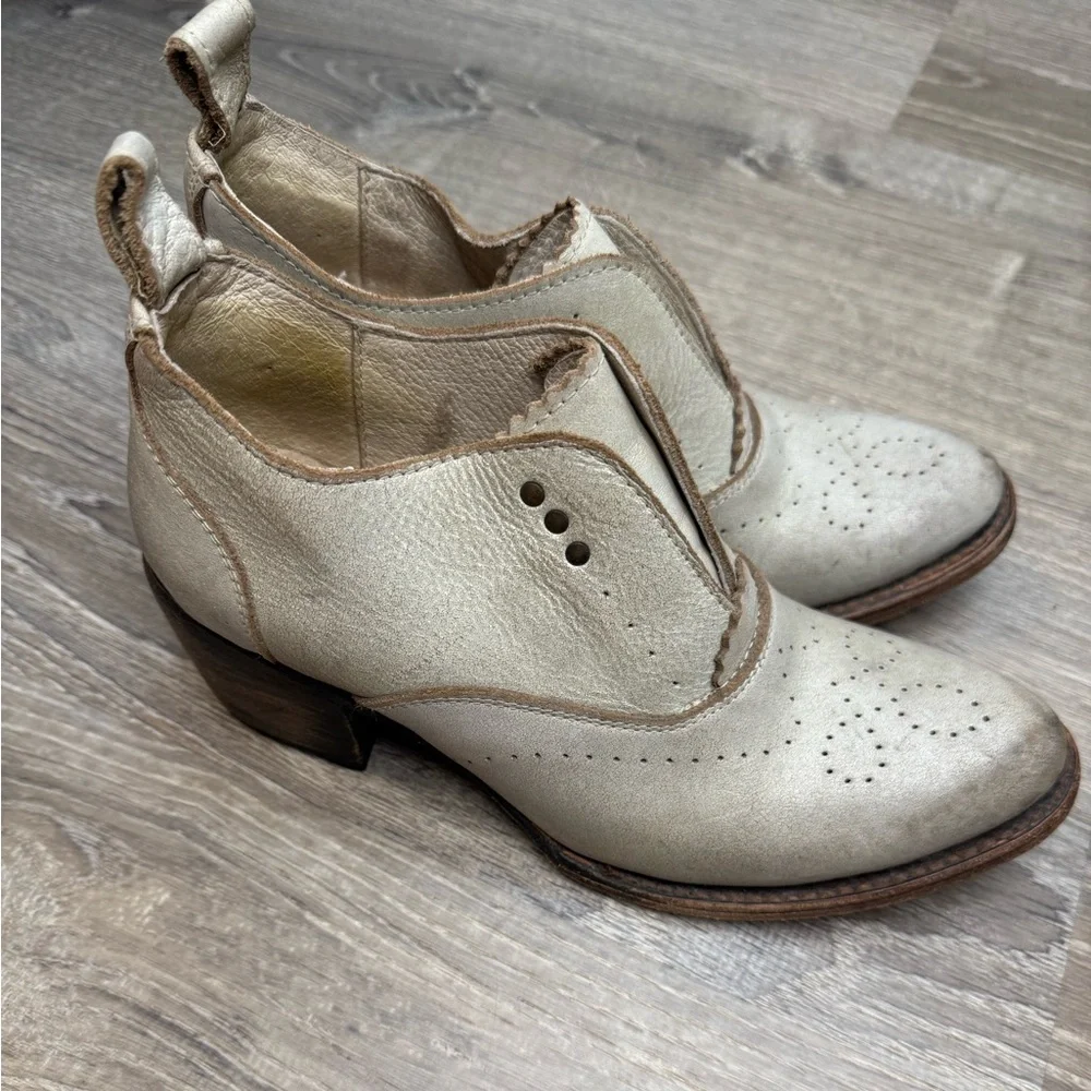 FREEBIRD Sadie Ankle Bootie Size 7
